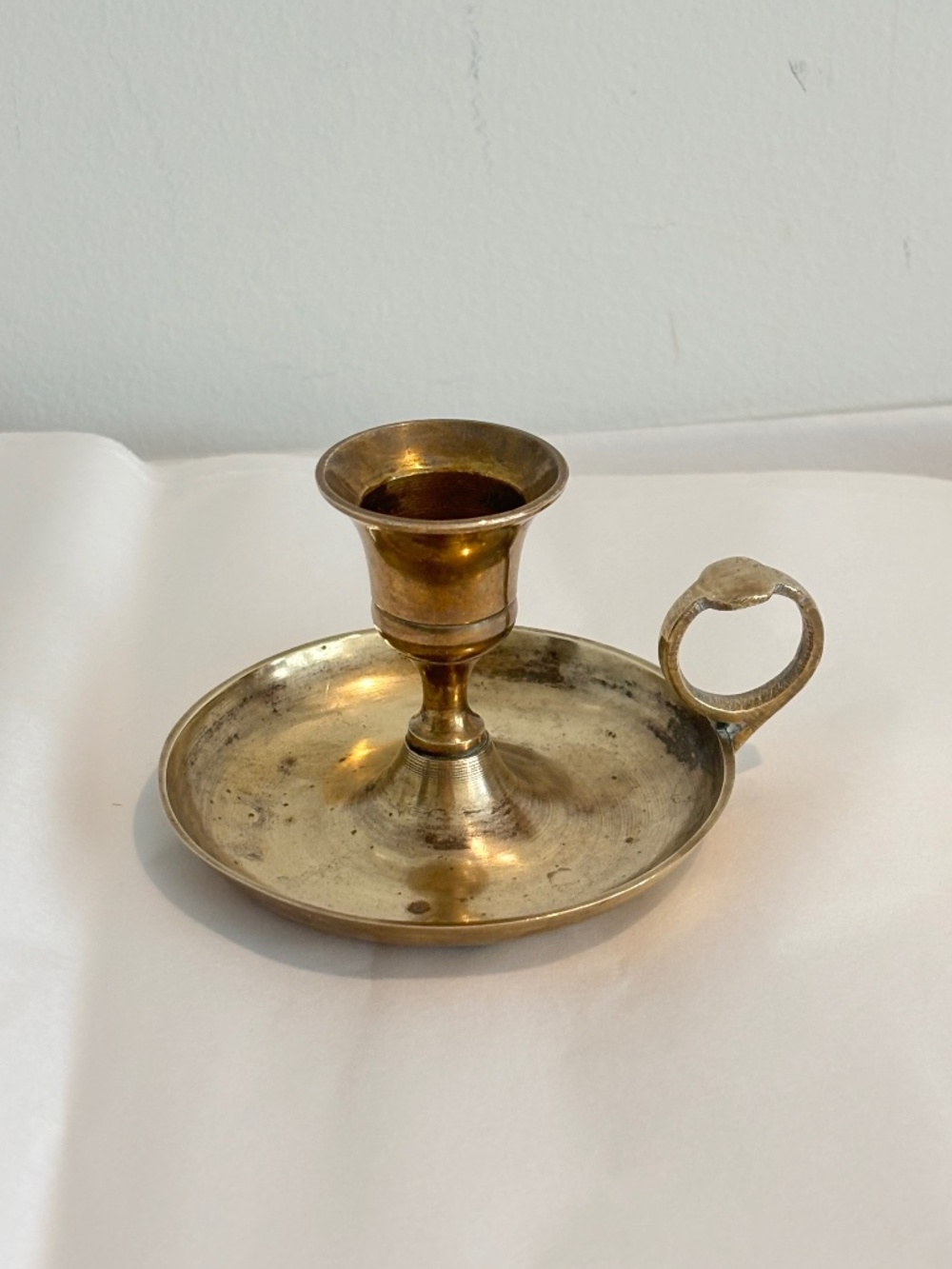 Vintage brass chamberstick finger-loop hand held candlestick candle holder